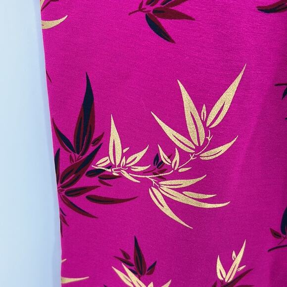 Soft Surroundings Pull On pants with front seam - Fuchsia with gold - Large - Picture 7 of 8